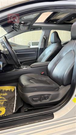 تۆیۆتا کامری